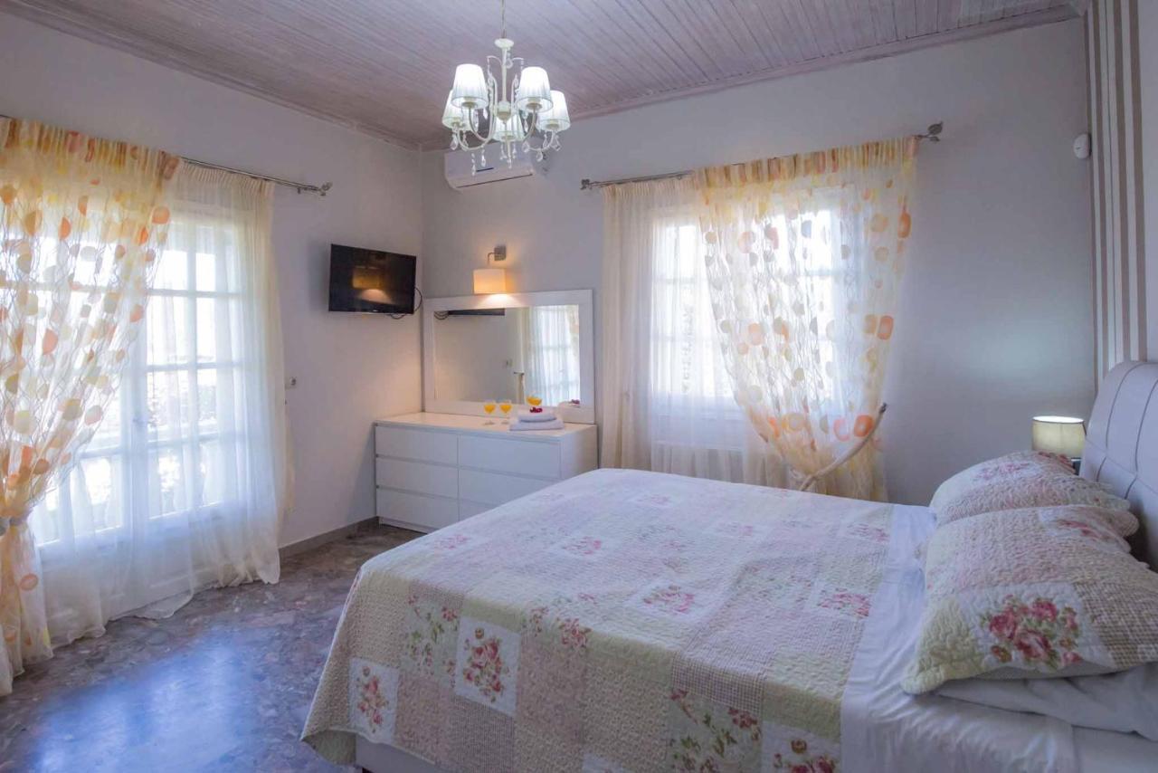Villa Zapphira Peritheia Corfu Eksteriør billede