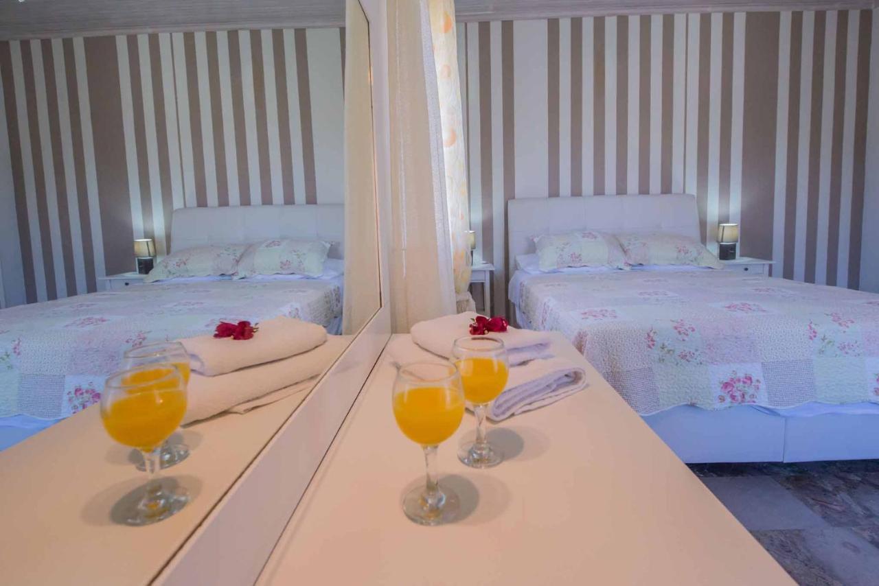Villa Zapphira Peritheia Corfu Eksteriør billede